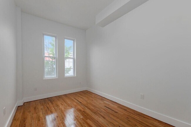 Foto del edificio - 120 Bowers St