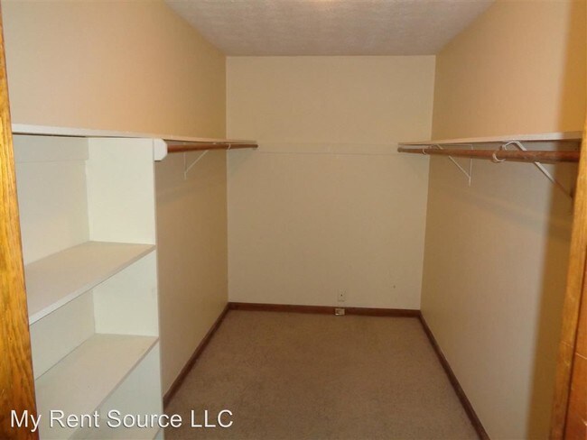 Foto del edificio - 72 April Ave