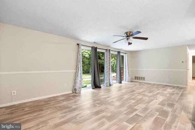 Foto del edificio - 51 Sweetfern Ct