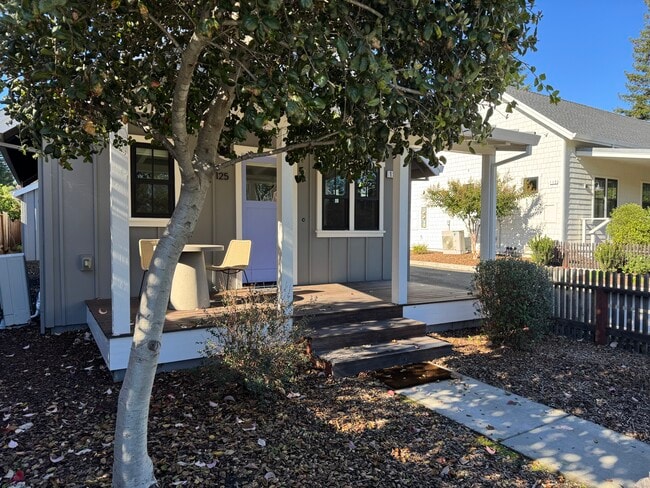 Building Photo - 125 Kennedy Ln