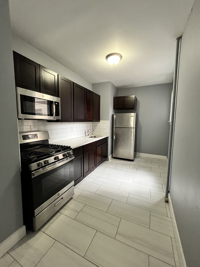 92-94 W 34th 2A - 93 W 34th St