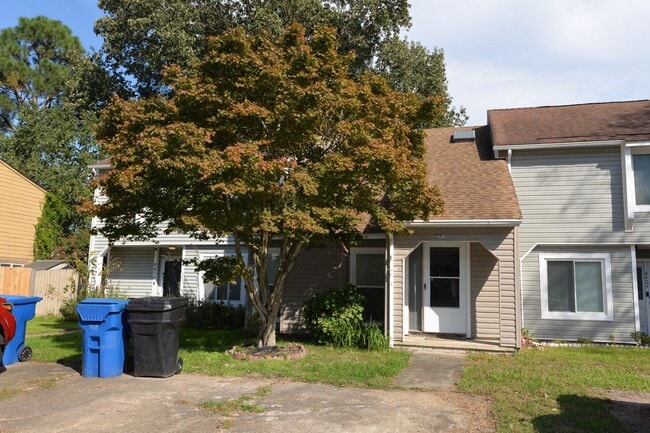 Building Photo - Updated Townhome in Larkspur Meadows