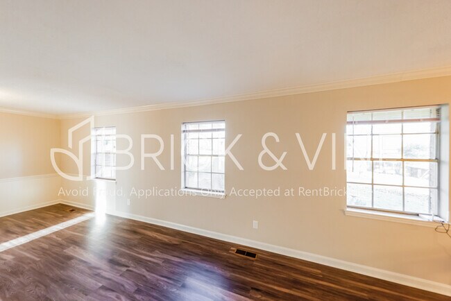 Building Photo - Fantastic Home in Birmingham!