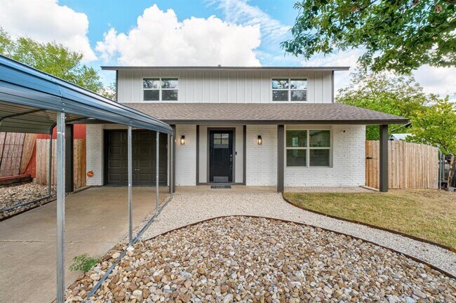 Building Photo - 500 Arbor Ln
