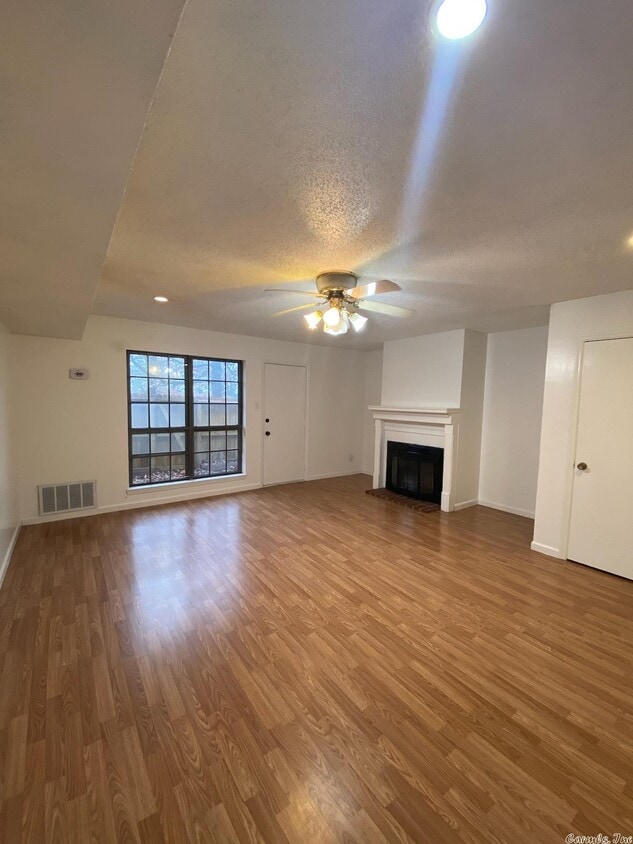 504 Green Mountain Dr Unit 604, Little Rock, AR 72211 Condo for Rent