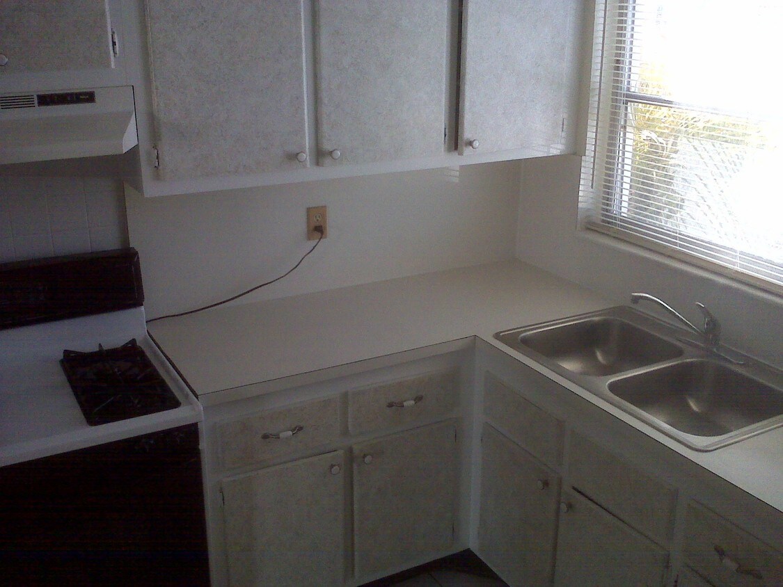 Midway Court Apartments Clearwater, FL