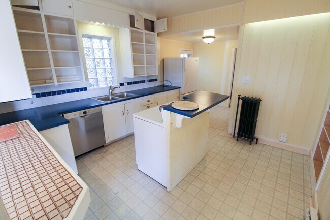 Foto del edificio - 1212 S Oak St