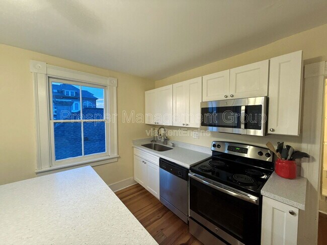 Foto del edificio - 47 Ashley Ave