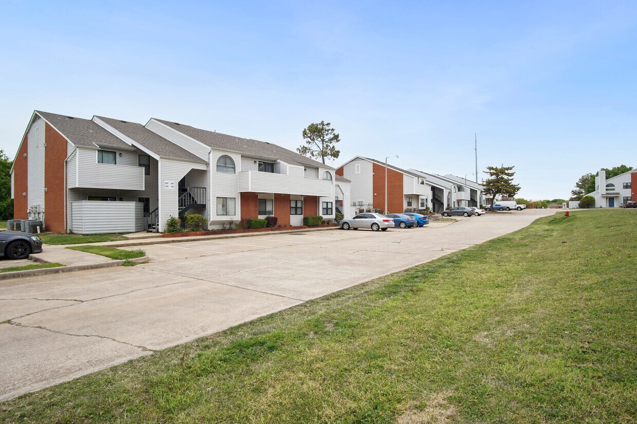 Foto principal - 1932 E Lindsey St
