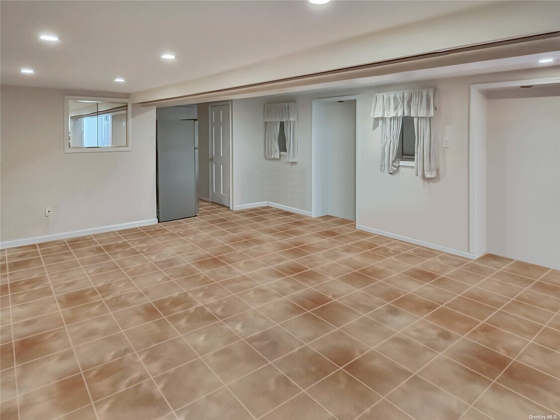 Foto principal - 31-45-45 81st St
