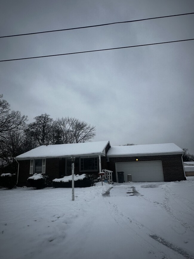 Building Photo - 566 Sunshine Ave
