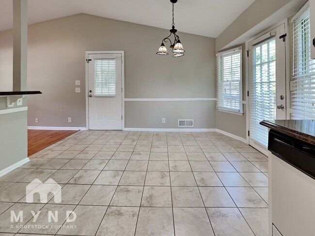 Foto del edificio - 2475 Suncrest Ct