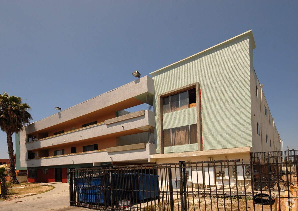 Building Photo - 267 S Union Ave