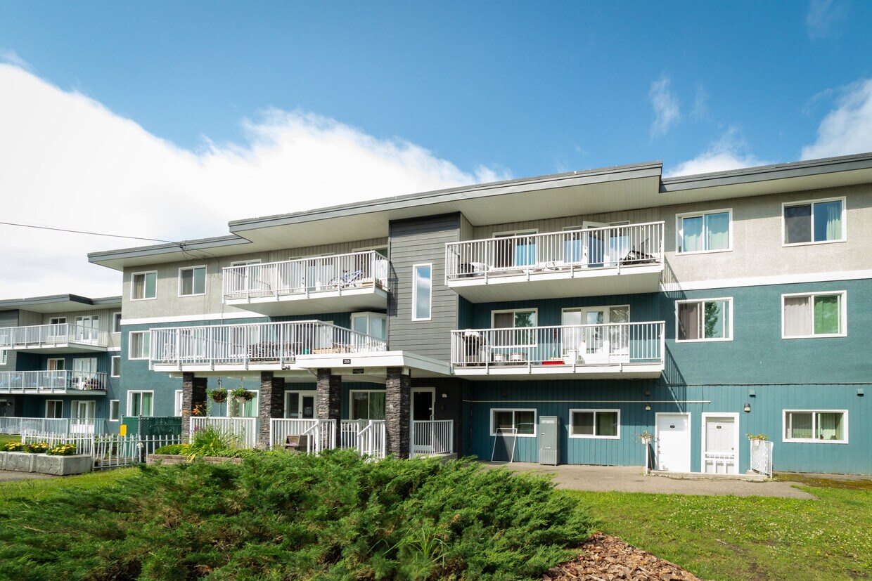 Primary Photo - Pine Glen Apartments