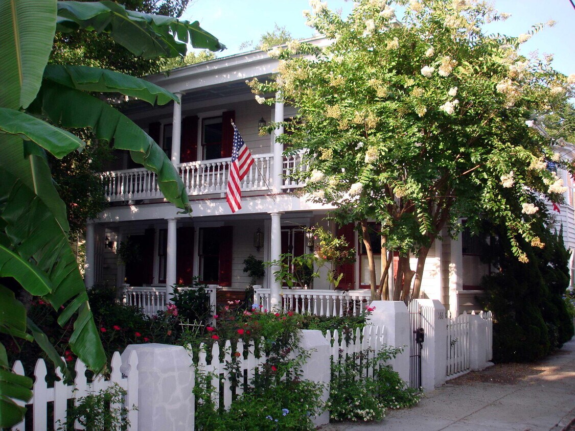 Primary Photo - 166 Tradd St
