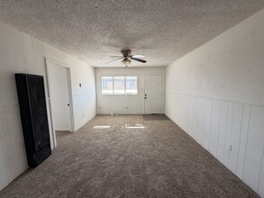 Building Photo - 713 47th St