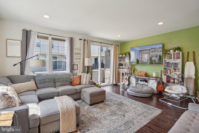 Foto del edificio - 8944 Dahlgren Ridge Rd