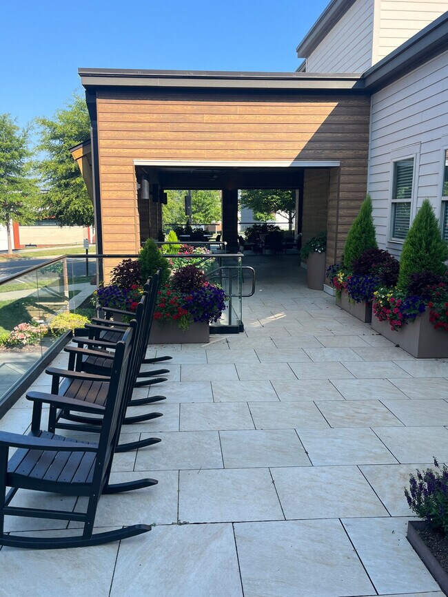 Foto del edificio - 5839 Ardrey Kell Rd