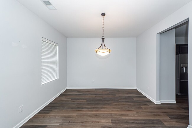 Building Photo - 5 Bedroom 3 Bath Home in Cane Bay Plantation - Summerville