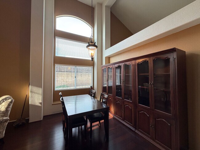 Foto del edificio - 1848 Eastgate Ave