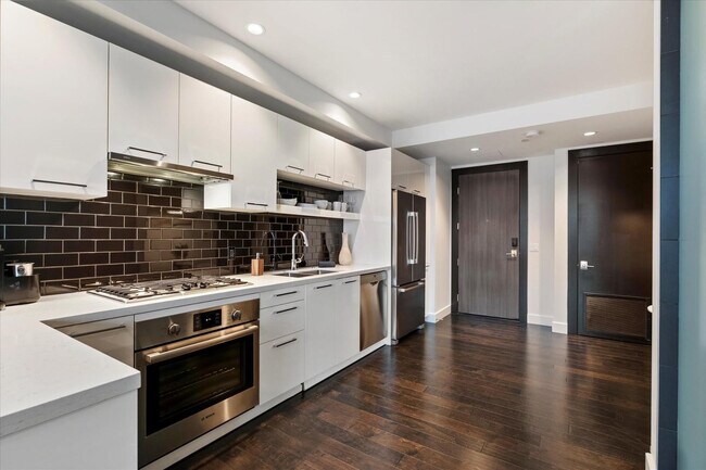 Foto del edificio - 4422 N 75th St