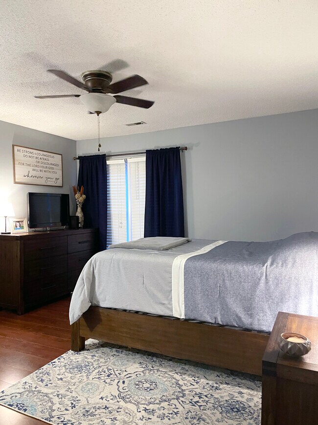 Dormitorio A - 122 W Victoria Ct