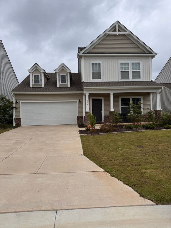 Building Photo - 4BR 2.5Bath Beauty in High Point