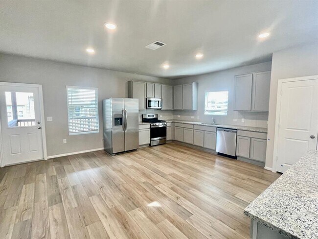 Foto del edificio - 6800 Covina Ln