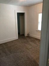 Building Photo - 937 Orient St