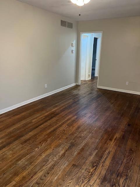 Building Photo - 3325 Beechmont St