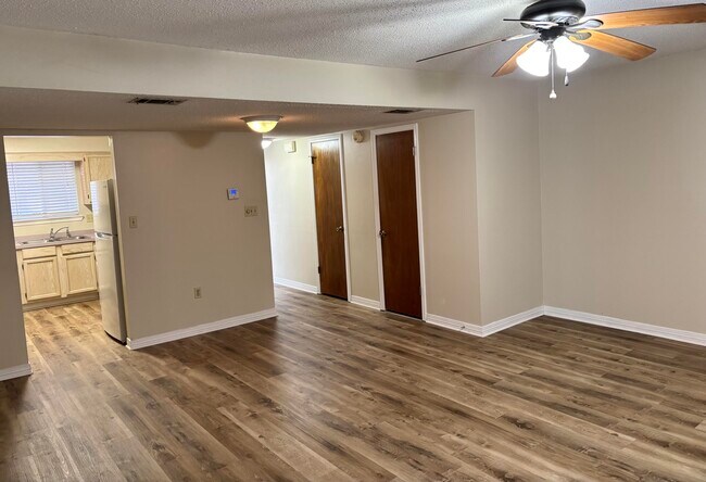 Foto del edificio - 2 Cinderella Ln NW