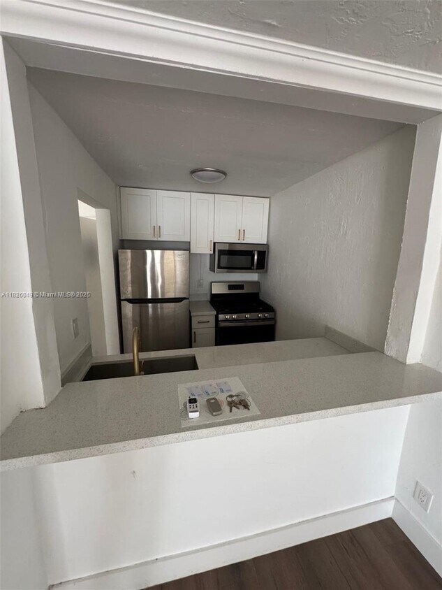 Foto principal - 505 NE 30th St