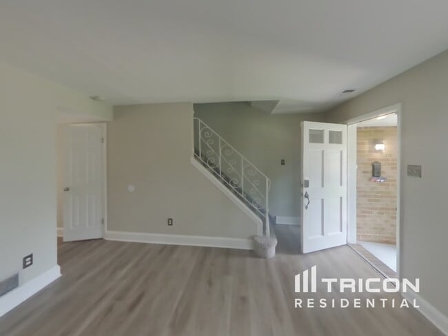 Building Photo - 3253 Farragut Ct
