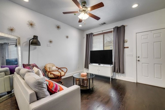 Building Photo - 7611 Wolverine St