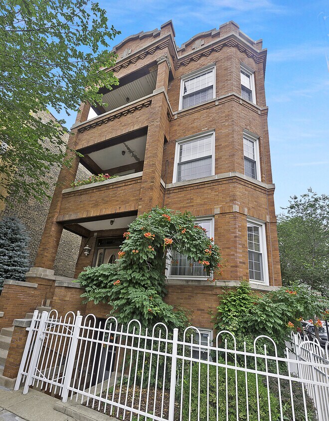 Foto principal - 1001 N Oakley Blvd