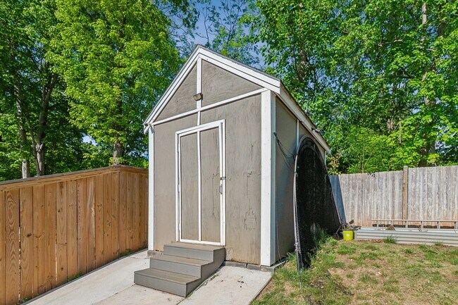 Foto del edificio - 63 Dorothy Ln