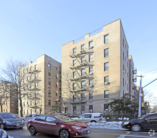 Building Photo - The Barclay