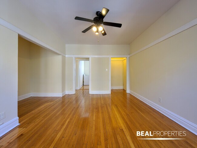 Foto del edificio - 725 W Barry Ave