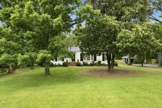 Building Photo - 714 Davidson Rd