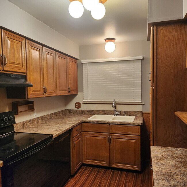 32442 Joy Rd, Livonia, MI 48150 House Rental in Livonia, MI