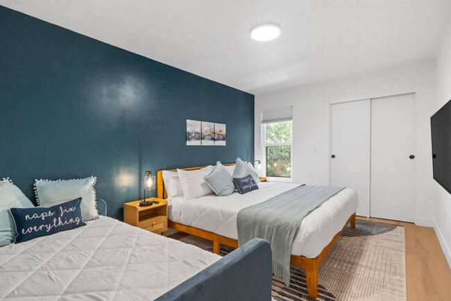 Foto del edificio - 4637 N 8th Pl