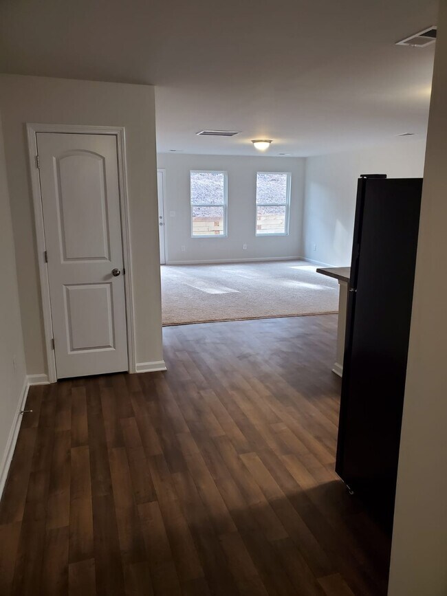 Building Photo - 139 Evonshire Blvd