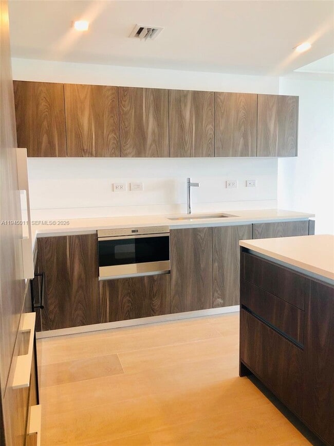 Foto del edificio - 3131 NE 7th Ave