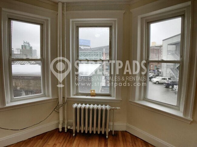 Foto del edificio - 1 bedroom in Boston MA 02215