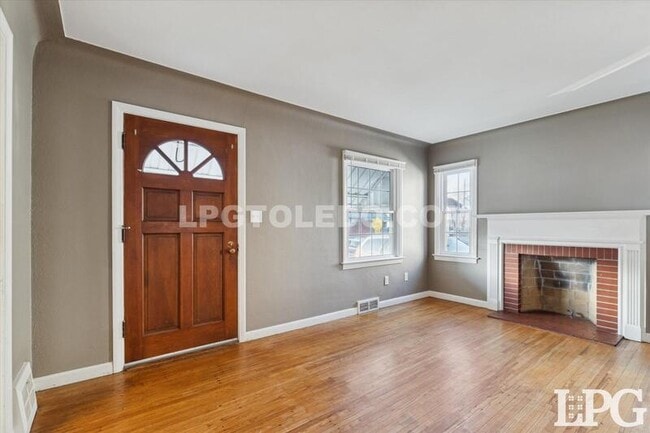 Foto del edificio - 4336 Lyman Ave