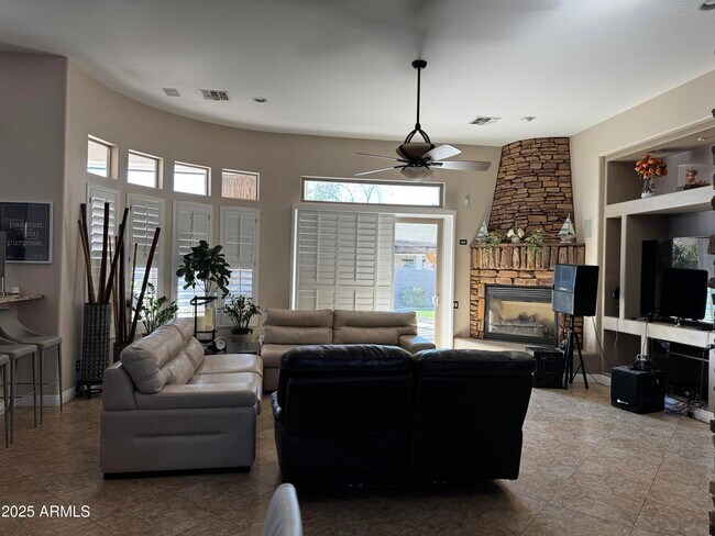 Foto del edificio - 25914 N 49th Ln