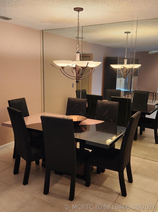 Foto del edificio - 14139 Nesting Way