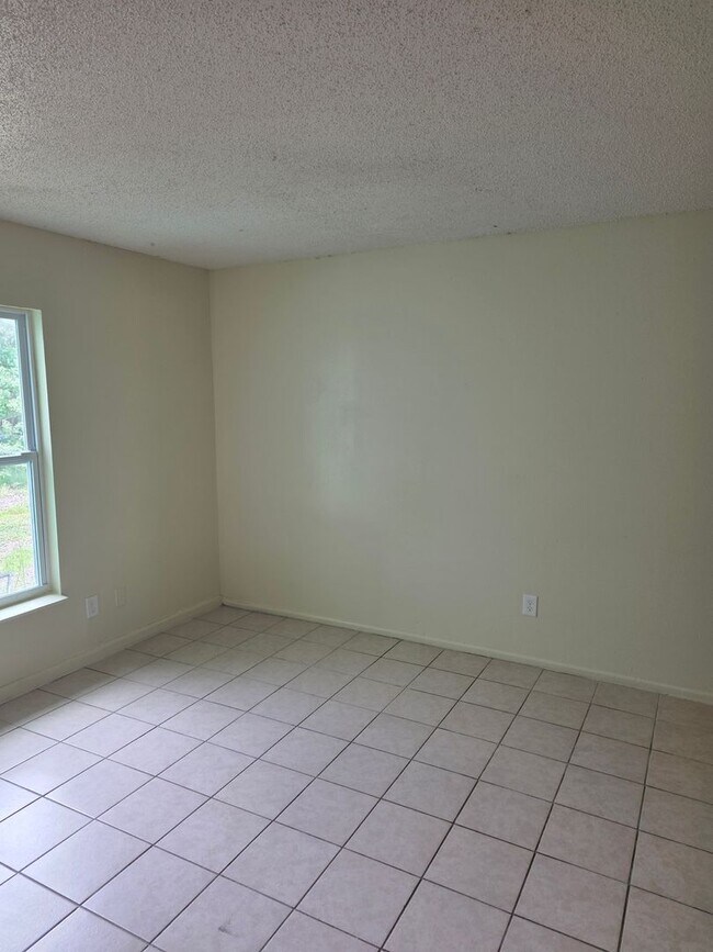 Building Photo - 3/2 DUPLEX