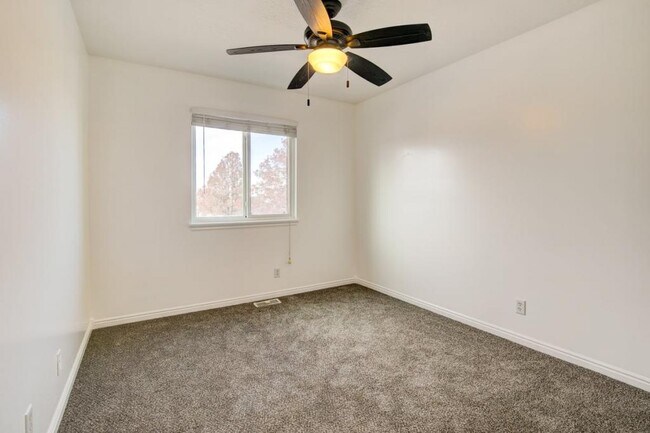 Building Photo - 128 N 200 W