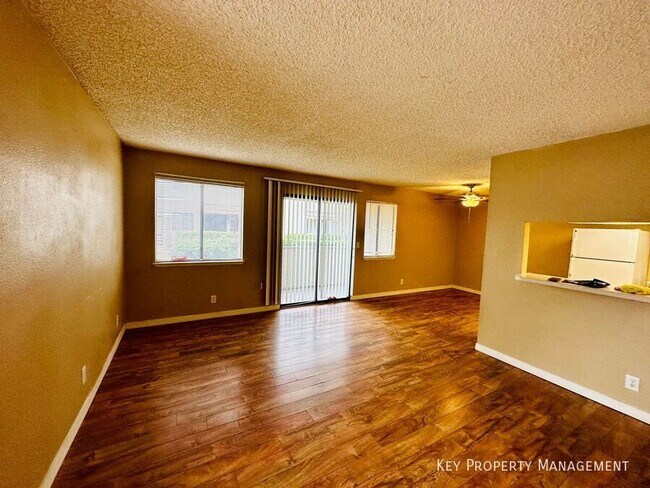 Building Photo - 3705 Snorkel Cir